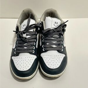 ELEVEN PARIS 
District V4 Vert